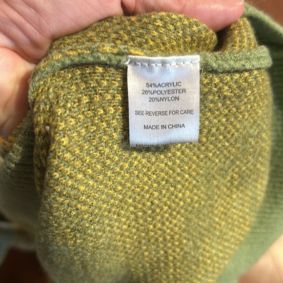 Witty Fox Yin and Yang Soft Floral Green and Yellow Sweater - Picture 7 of 7